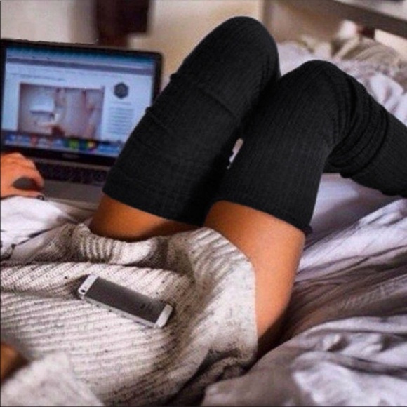 NWT Over the knee cable knit socks In 2 colors - Picture 3 of 6